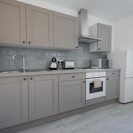 Platform Stadium Apartment With Parking Kingston upon Hull Eksteriør billede