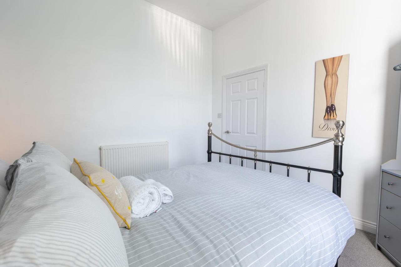 Platform Stadium Apartment With Parking Kingston upon Hull Eksteriør billede