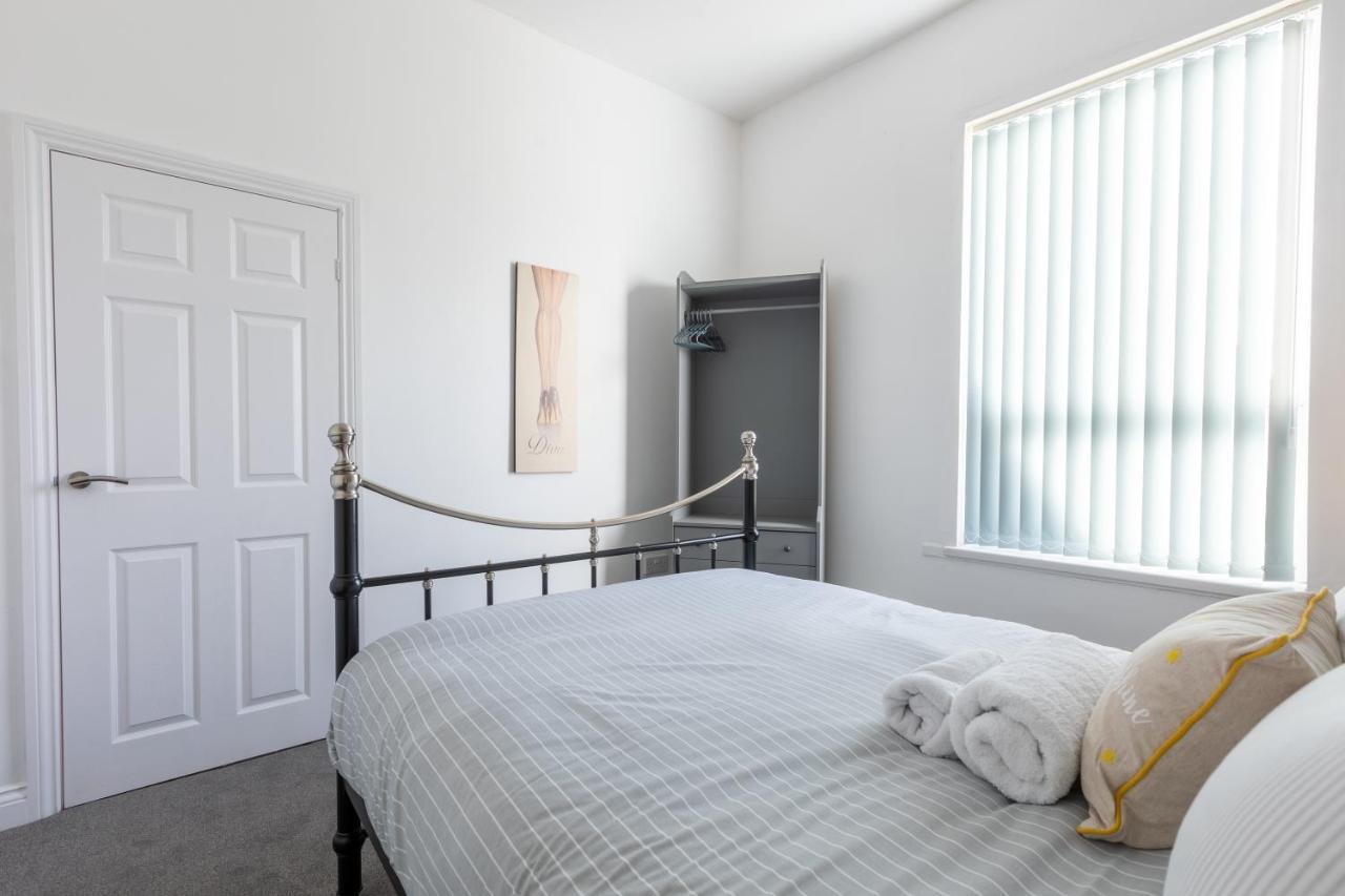 Platform Stadium Apartment With Parking Kingston upon Hull Eksteriør billede